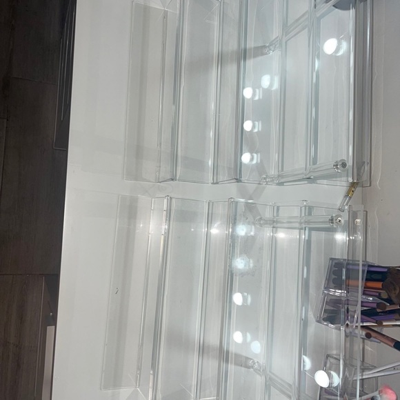 Perfume Stand - Picture 3 of 3